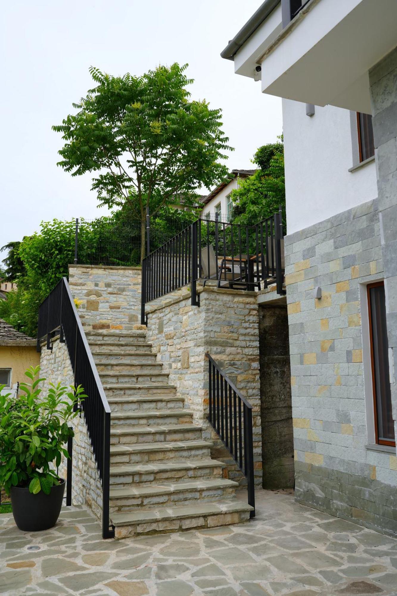 Castlefront Villa Gjirokastër Eksteriør bilde