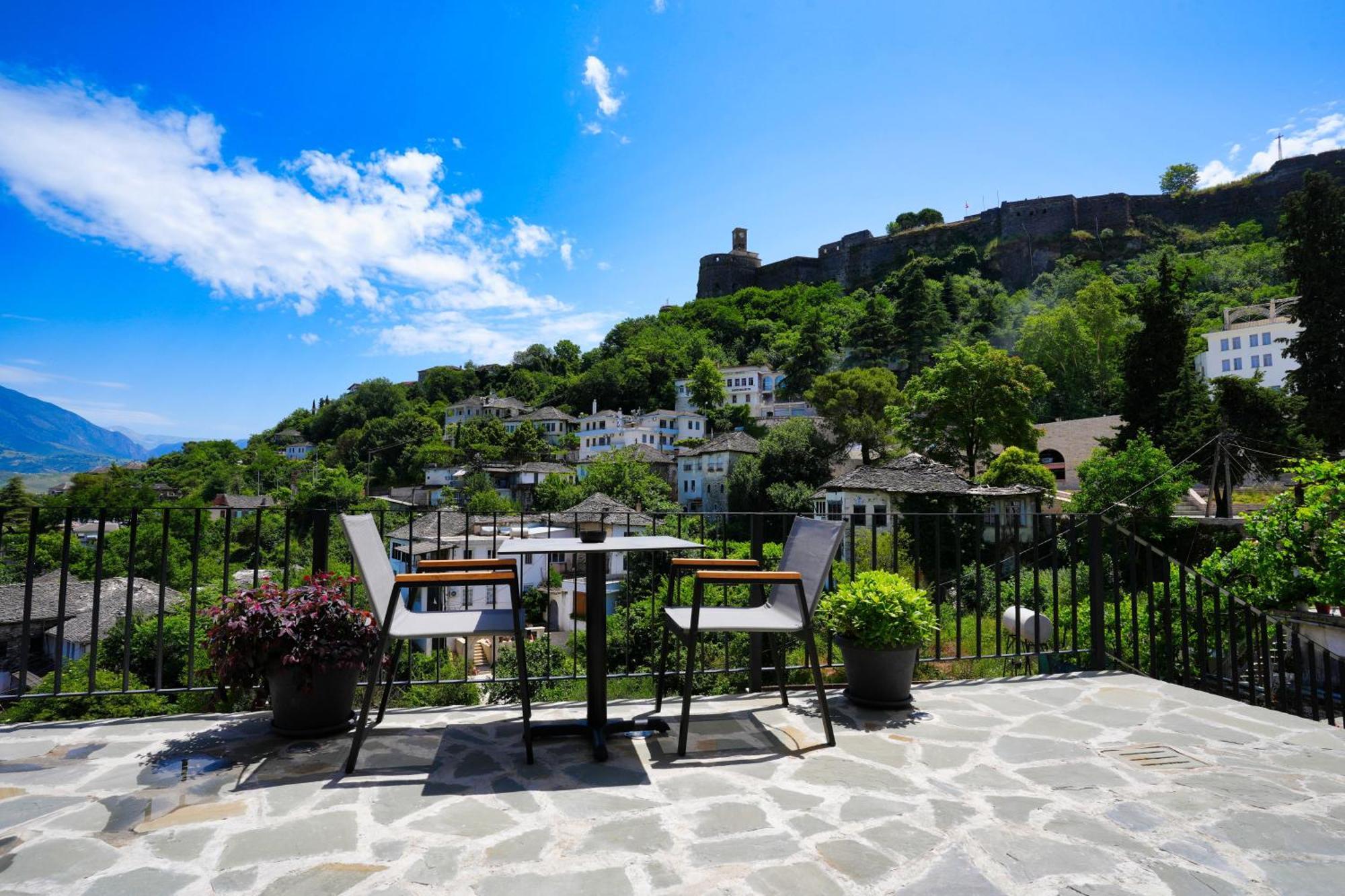 Castlefront Villa Gjirokastër Eksteriør bilde